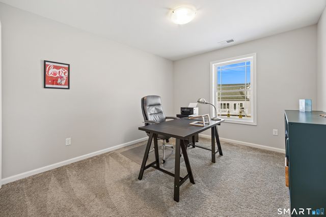 40 Lombard Circle 40, North Haven, CT 06473