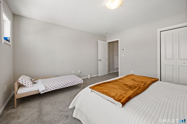 40 Lombard Circle 40, North Haven, CT 06473