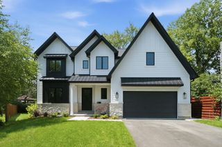 440 Briarhill Lane, Glenview, IL 60025