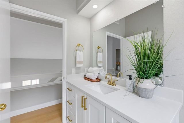 1274 1274 Elkwood Dr, Milpitas, CA 95035