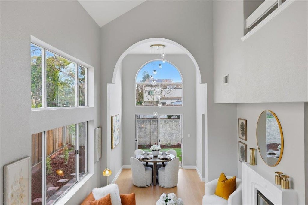 Image 2 of property listing at 1274 1274 Elkwood Dr, Milpitas, CA 95035