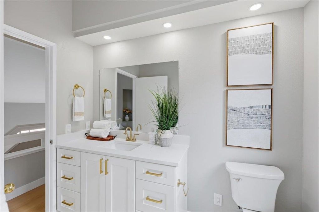 Image 30 of property listing at 1274 1274 Elkwood Dr, Milpitas, CA 95035