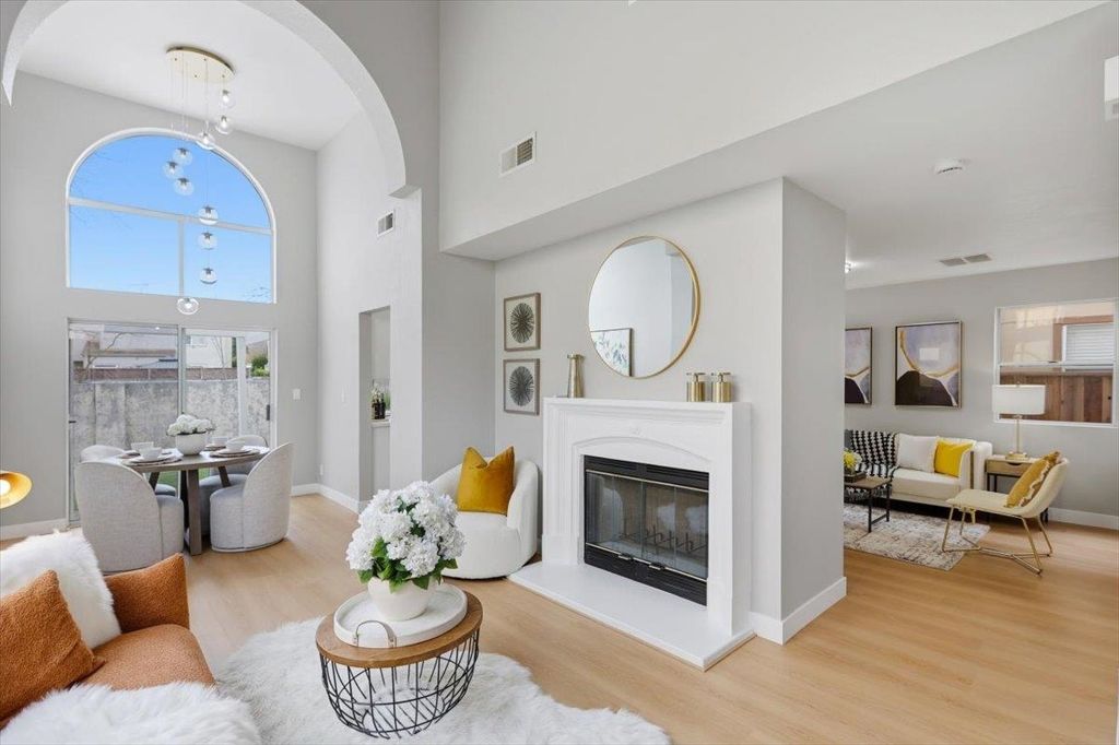 Image 4 of property listing at 1274 1274 Elkwood Dr, Milpitas, CA 95035