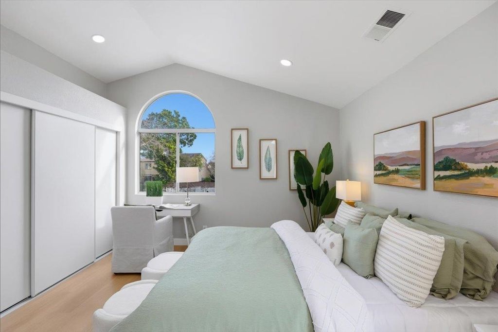 Image 44 of property listing at 1274 1274 Elkwood Dr, Milpitas, CA 95035