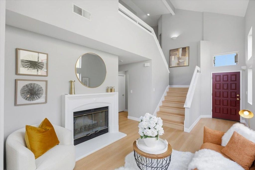 Image 7 of property listing at 1274 1274 Elkwood Dr, Milpitas, CA 95035