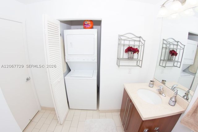 79 SW 12th St 3704-S, Miami, FL 33130