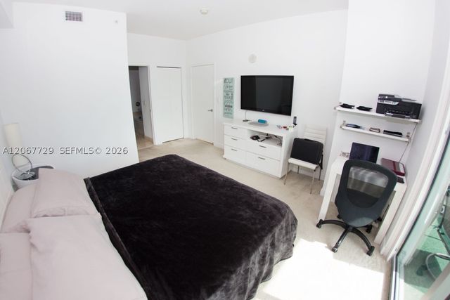 79 SW 12th St 3704-S, Miami, FL 33130