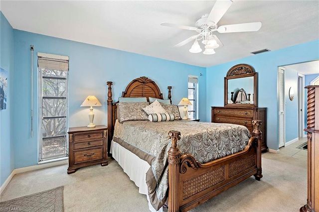 918 SE 28th TER, Cape Coral, FL 33904