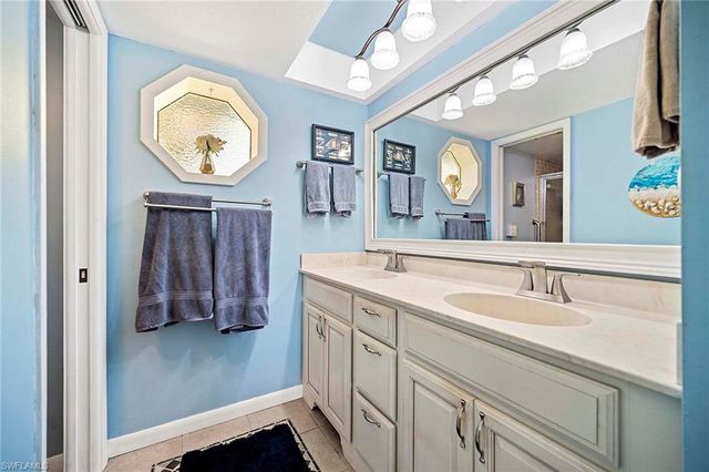 918 SE 28th TER, Cape Coral, FL 33904