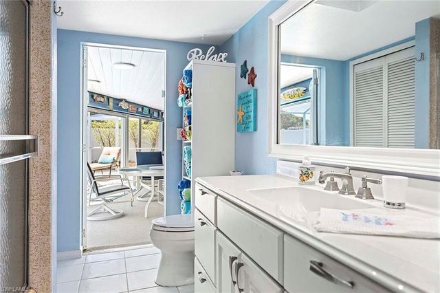 918 SE 28th TER, Cape Coral, FL 33904