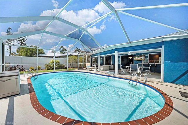 918 SE 28th TER, Cape Coral, FL 33904