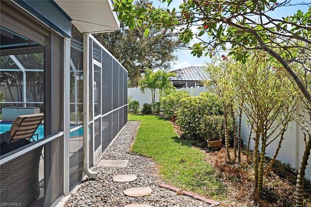 918 SE 28th TER, Cape Coral, FL 33904