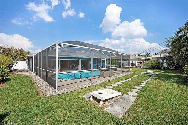 918 SE 28th TER, Cape Coral, FL 33904