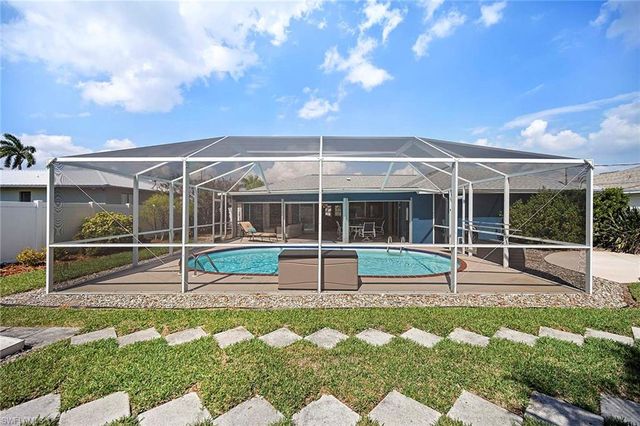 918 SE 28th TER, Cape Coral, FL 33904