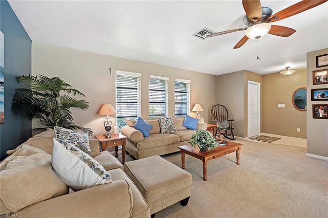 918 SE 28th TER, Cape Coral, FL 33904