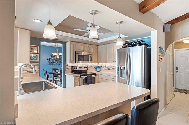 918 SE 28th TER, Cape Coral, FL 33904