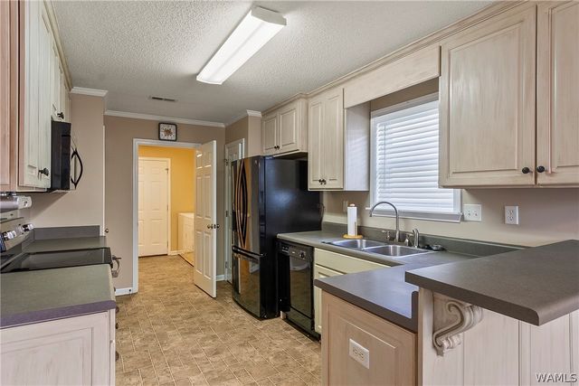 2011 Lenox, Tuscaloosa, AL 35405