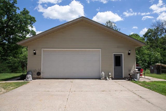 W7961 County Rd E, Oxford, WI 53952