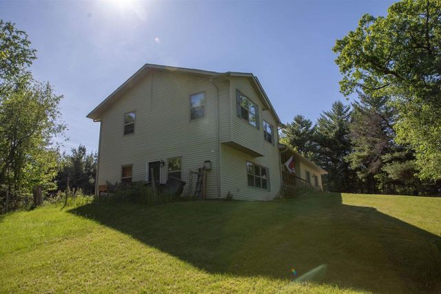 W7961 County Rd E, Oxford, WI 53952