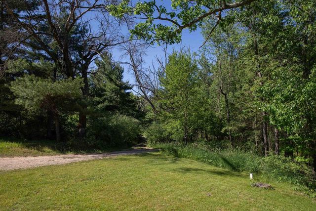 W7961 County Rd E, Oxford, WI 53952