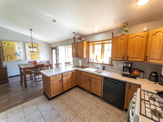 W7961 County Rd E, Oxford, WI 53952