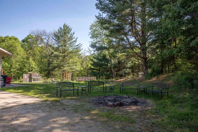 W7961 County Rd E, Oxford, WI 53952