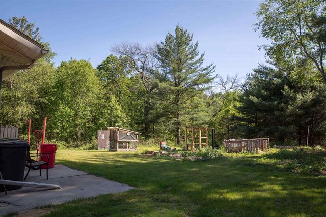 W7961 County Rd E, Oxford, WI 53952