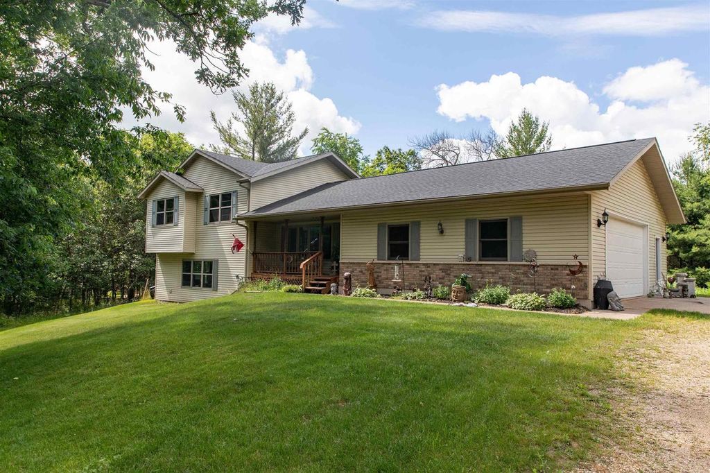 W7961 County Rd E, Oxford, WI 53952