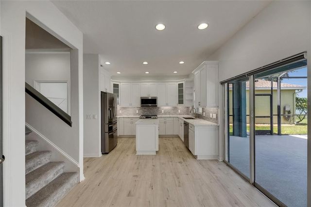 1806 MIRA LAGO CIRCLE, Ruskin, FL 33570