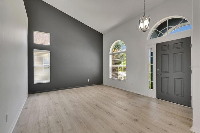1806 MIRA LAGO CIRCLE, Ruskin, FL 33570