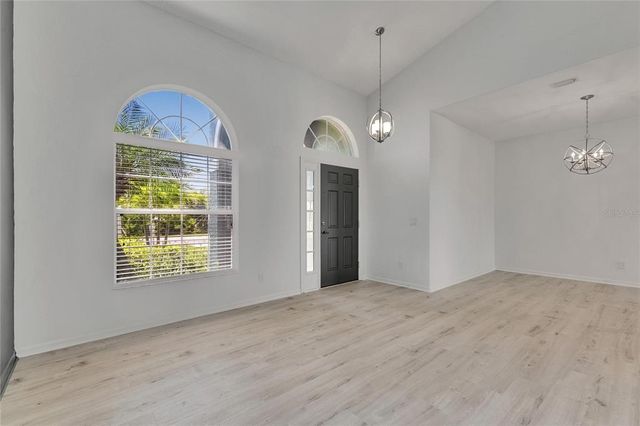 1806 MIRA LAGO CIRCLE, Ruskin, FL 33570
