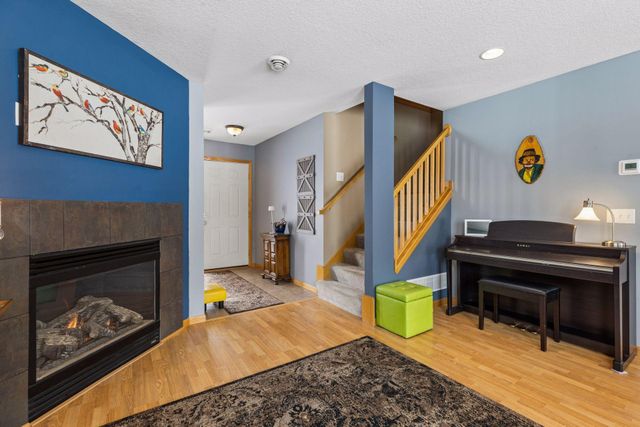 19490 Prairieview Drive, Rogers, MN 55374