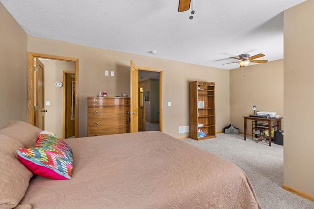 19490 Prairieview Drive, Rogers, MN 55374