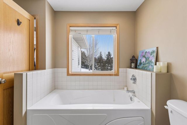 19490 Prairieview Drive, Rogers, MN 55374