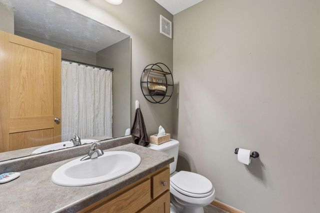 19490 Prairieview Drive, Rogers, MN 55374