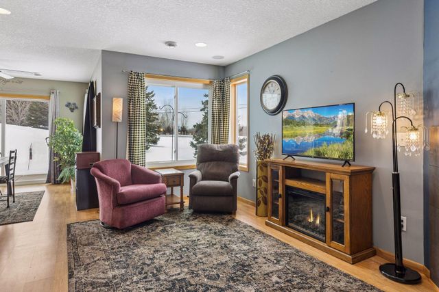 19490 Prairieview Drive, Rogers, MN 55374