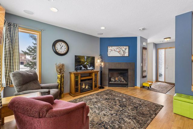 19490 Prairieview Drive, Rogers, MN 55374