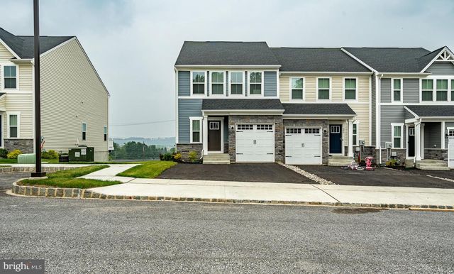 208 CHASE DR, Downingtown, PA 19335