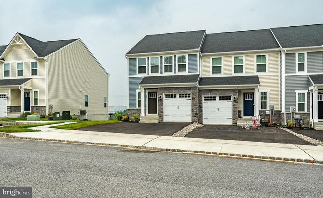 208 CHASE DR, Downingtown, PA 19335