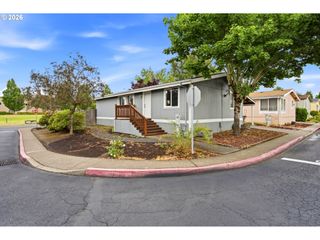 1949 Se Palmquist Rd 1, Gresham, OR 97080