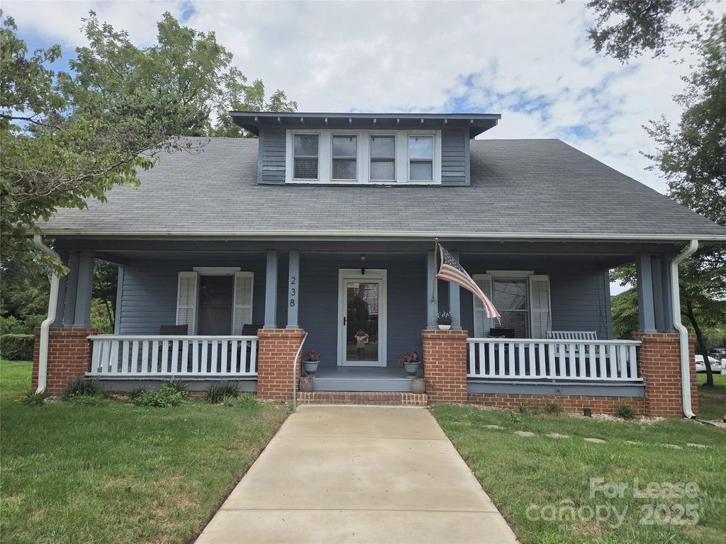 238 S Main Street, Davidson, NC 28036
