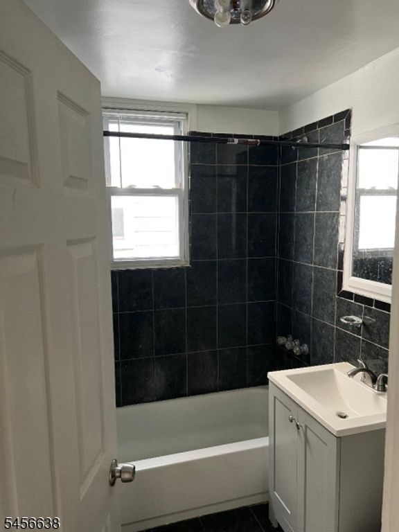 129 Carolina Ave, Newark City, NJ 07106 — photo 3