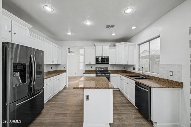 12175 W CHASE Lane, Avondale, AZ 85323