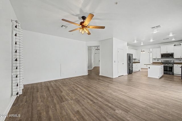 12175 W CHASE Lane, Avondale, AZ 85323