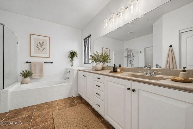 12175 W CHASE Lane, Avondale, AZ 85323