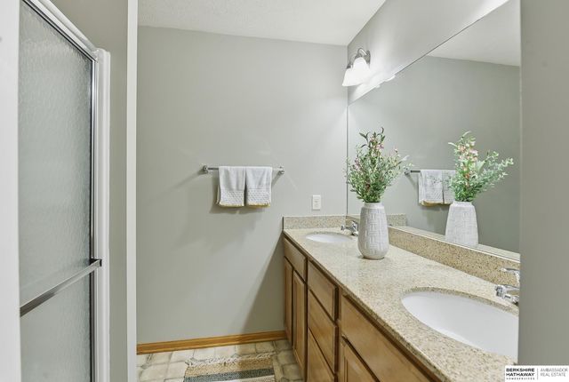 1815 N 176 Plaza, Omaha, NE 68118