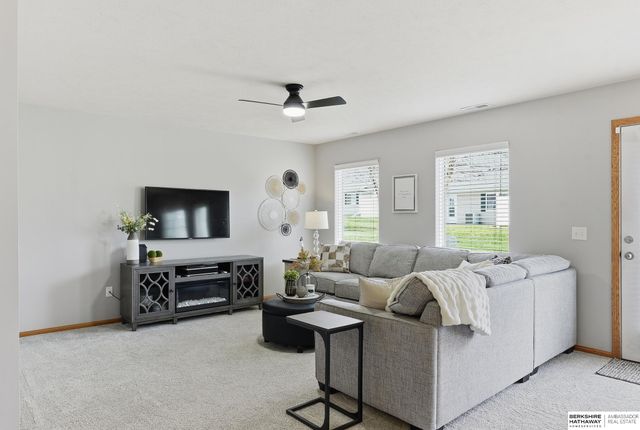 1815 N 176 Plaza, Omaha, NE 68118