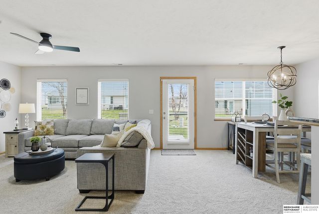 1815 N 176 Plaza, Omaha, NE 68118