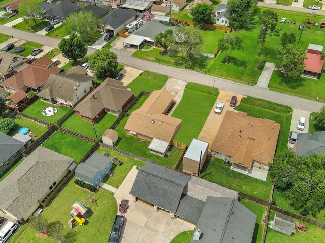 11024 San Jacinto Drive, La Porte, TX 77571