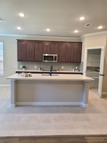 1716 Rio Secco Drive, Fort Worth, TX 76131